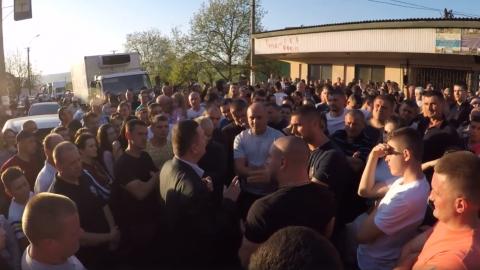 На Закарпатті місцеві жителі мало не влаштували самосуд через вбивство школяра (відео)