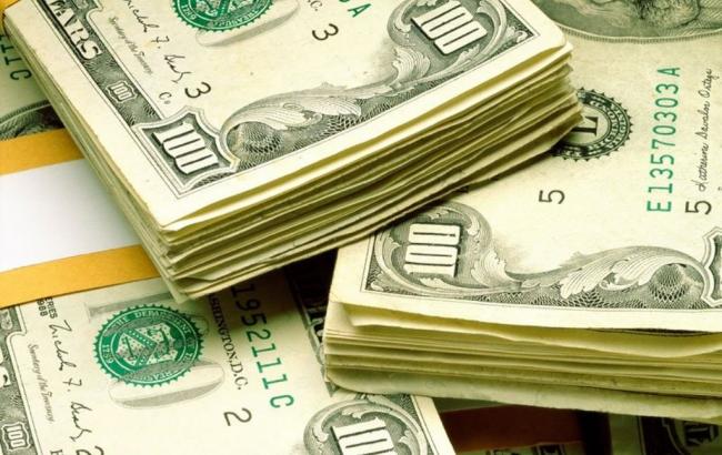 Курс доллара на межбанке в 10:47 упал до 26,05 гривен