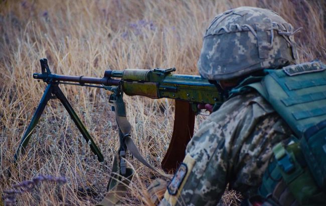 Боевики в пятницу четыре раза нарушили перемирие на Донбассе