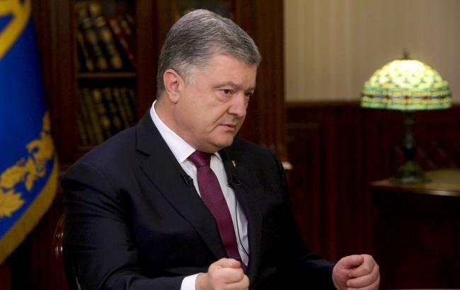 Порошенко пытался связаться с Путиным для освобождения украинских военных моряков