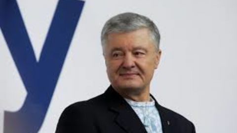 Порошенко призвал читать украиноязычные медиа