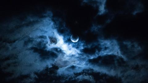 Повня 23 листопада: астрологи розповіли, чого не можна робити в цей день