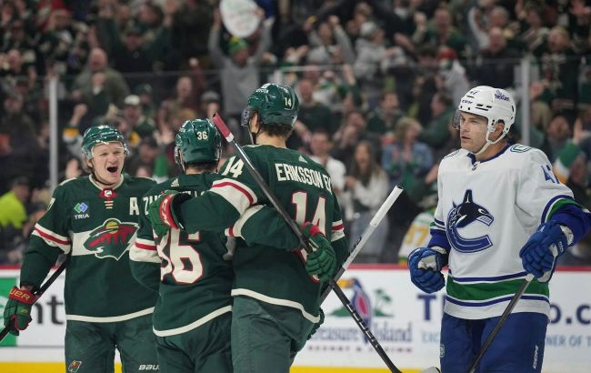 Форвард "Миннесоты" с хет-триком в шайбопаде возглавил топ-3 звезд вечера НХЛ: видео