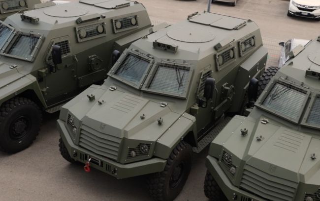 У мережі шириться флешмоб із перерахуванням коштів на бронемашини для ЗСУ