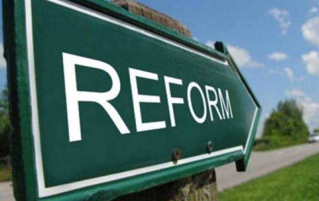 Західна політика має сконцентруватися на підтримці інституціональних змін в Україні, - Foreign Affairs