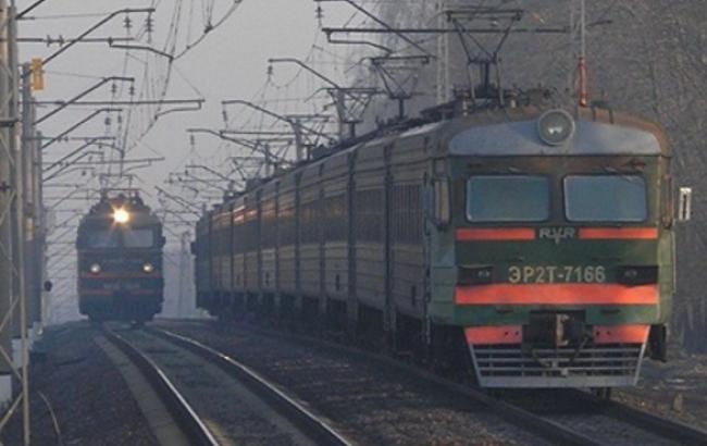 "Укрзалізниця" припиняє відправлення поїздів в Крим з 27 грудня