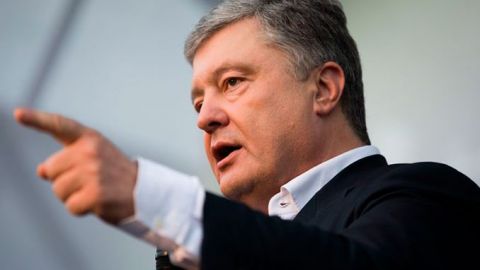 Порошенко призвал власть защитить людей от безработицы