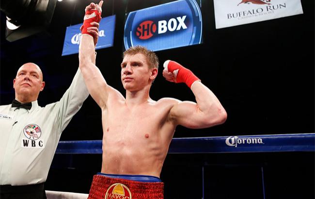 Украинский боксер побывал в нокдауне, но выиграл у эквадорского боксера