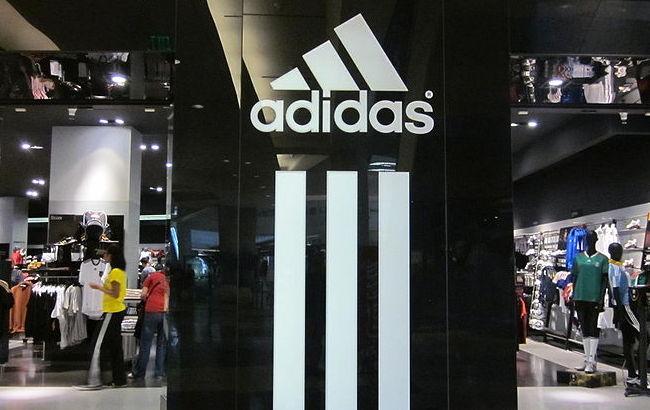 Adidas попытался замять скандал с "российским" Крымом