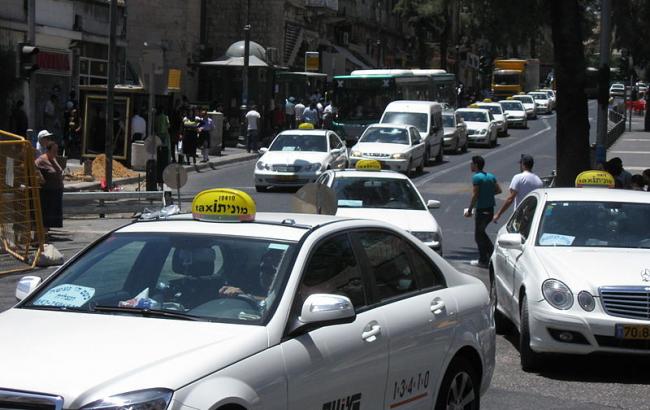 В Ізраїлі таксиста засудили до величезного штрафу за відмову везти сліпу клієнтку