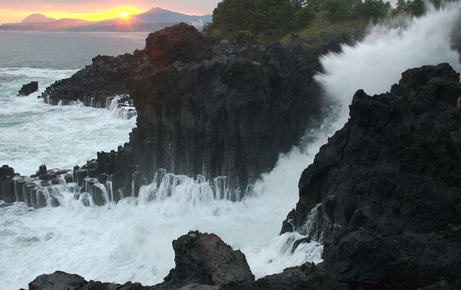 В Желтом море столкнулись танкер и рыболовецкое судно, погибли 7 человек