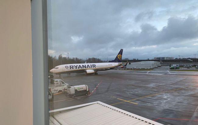 Скандал с украинскими туристами:  известная авиакомпания "кинула" людей