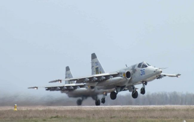 Пара українських штурмовиків Су-25 завдала удару по окупантам у Херсонській області