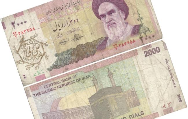 Иранский риал достиг рекордного минимума на фоне экономического кризиса