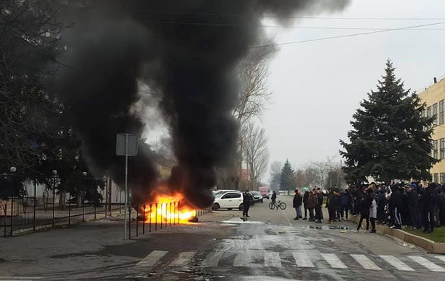 В Каховке протестуют из-за возможной причастности полиции к убийству человека