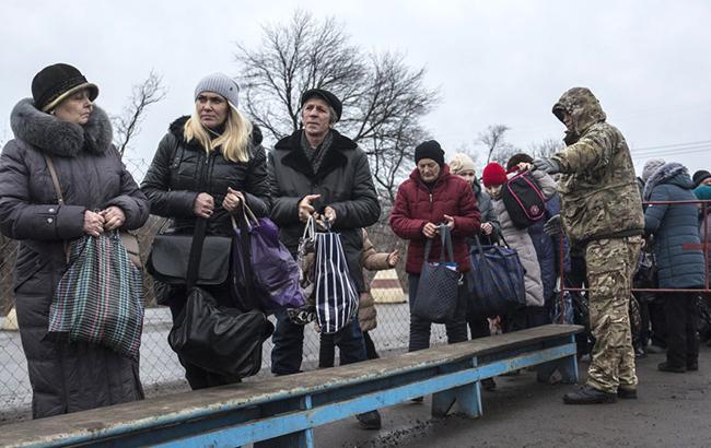 КПВВ на Донбассе за сутки пересекли 27,5 тысячи человек
