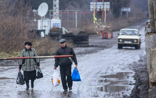 КПВВ на Донбасі за добу перетнули майже 35 тис. осіб