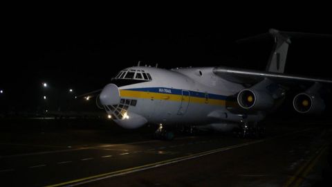 Освобожденные из плена украинцы прибыли в аэропорт "Борисполь"