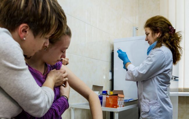 Минздрав упростил вакцинацию детей от 12 лет: что изменилось
