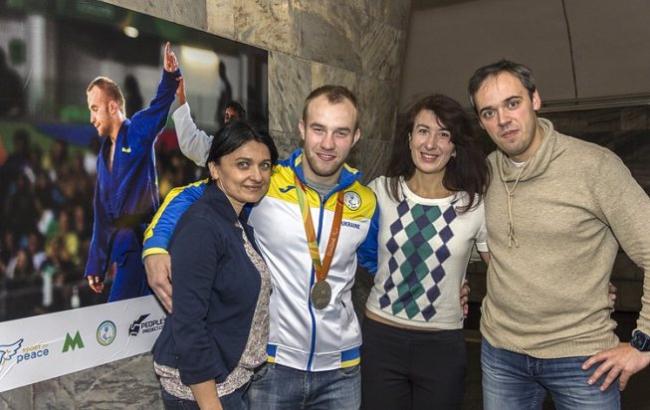 Герої Паралімпіади: у київському метро відкрилася виставка про чемпіонів