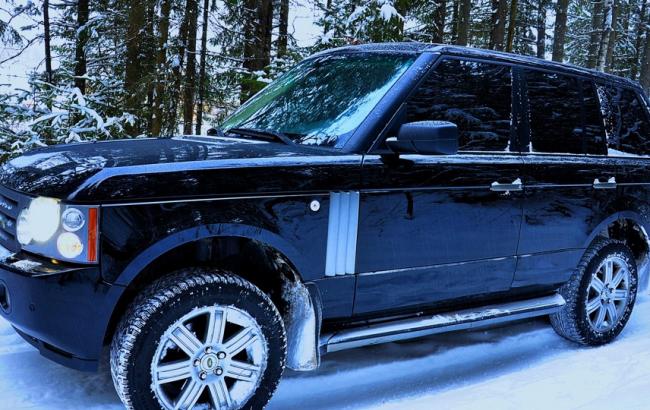 У Києві водій генеральського Range Rover напав на американця за відеозйомку