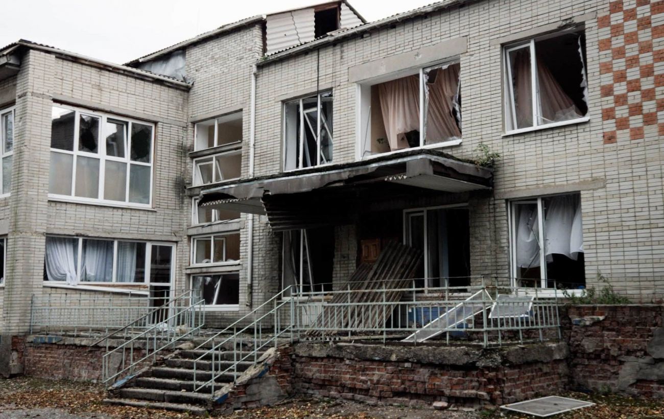 РФ ударила авіабомбою по дитячому будинку у Сумах, є загиблі та поранені