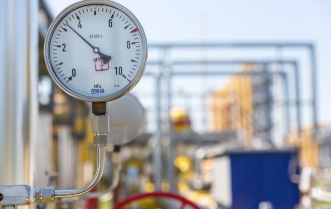 "Газпром" майже наполовину скоротив обсяги транзиту газу через Україну
