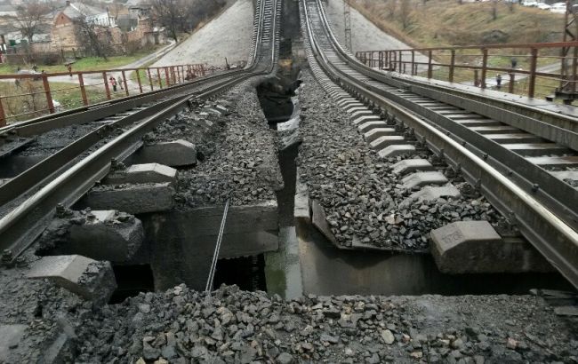 "Метинвест" заявил о намерении помочь с ремонтом железной дороги под Мариуполем