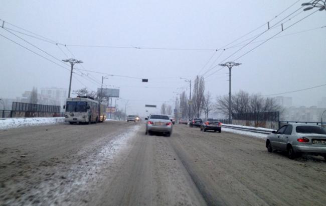 Полиция предупреждает о гололедице на дорогах Украины в ближайшие дни