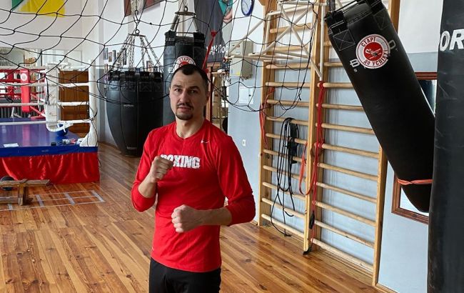 Бой украинского боксера перенесли во второй раз из-за коронавируса