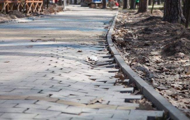 У Києві трьох людей звинувачують у розкраданні 14 млн гривень на реконструкції парку