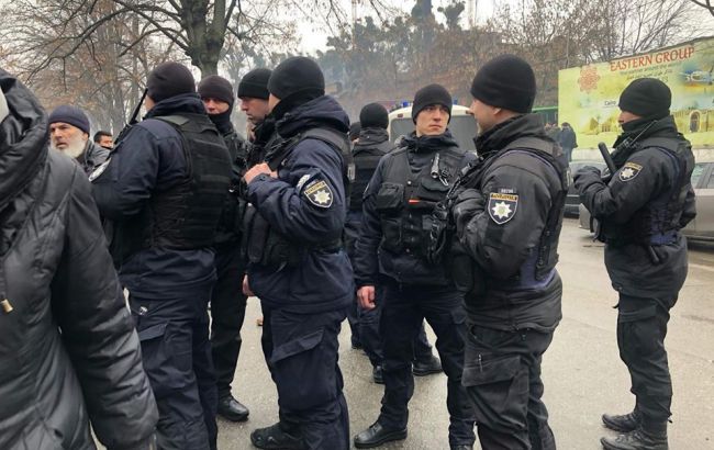 В Киеве у мечети произошла массовая проверка мусульман, есть задержаные