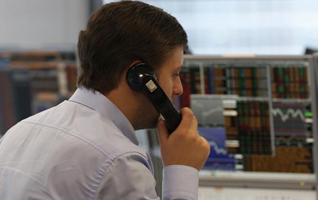 Кабмін прогнозує падіння ВВП України в 2015 р. за песимістичним сценарієм на 4,3%, за оптимістичним - на 2%