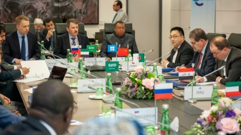 Саудовская Аравия призвала провести срочную встречу ОПЕК+