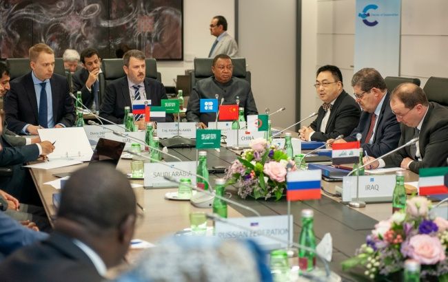 Саудівська Аравія закликала провести термінову зустріч ОПЕК+