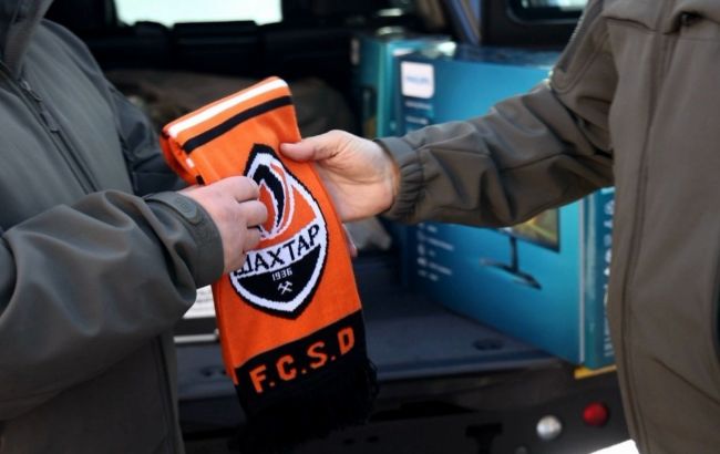 Бойцам 110-й бригады, спасшим флаг "Шахтера", передали оборудование от Ахметова