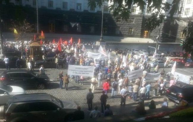 Митинг под Кабмином: движение транспорта возобновлено