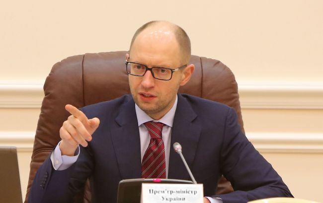 Яценюк хоче ввести державну монополію на видобуток бурштину