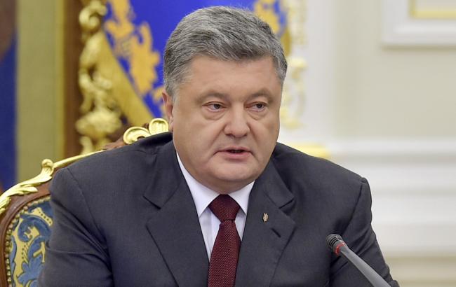 Порошенко анонсував засідання РНБО щодо продовження санкцій проти Росії