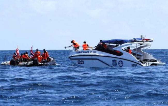 У Таїланді число загиблих при катастрофі човна перевищила 40 осіб