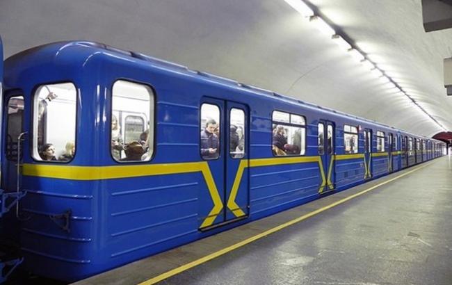 Киевский метрополитен сегодня будет работать на три часа дольше
