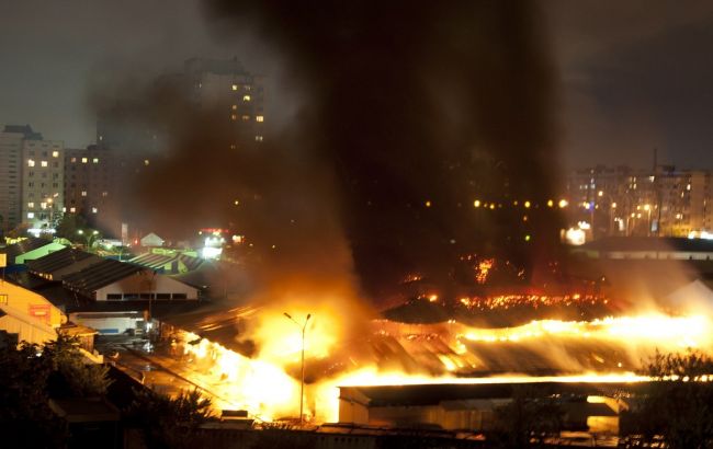 В Киеве ночью горел рынок