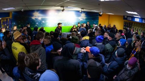 На встречу с командой "Металлиста" пришло беспрецедентное количество болельщиков (фото)