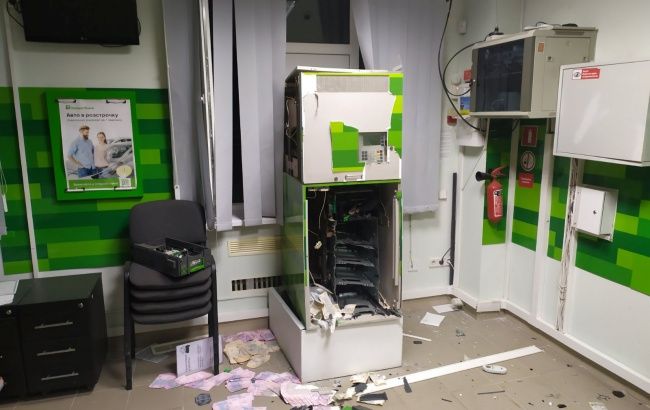 В Николаеве взорвали банкомат и похитили четверть миллиона гривен