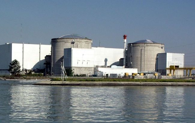 Во Франции отключили реактор старейшей в стране АЭС