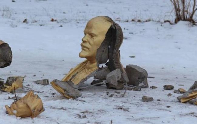 В Харьковской области снесли еще один памятник Ленину, - СМИ