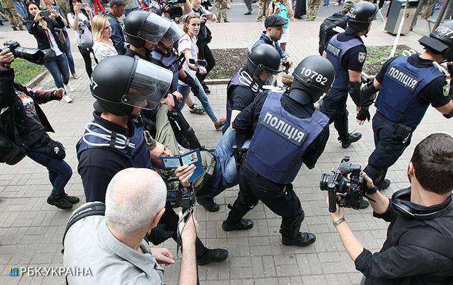 Во время массовых мероприятий в Киеве полиция задержала 4 человека