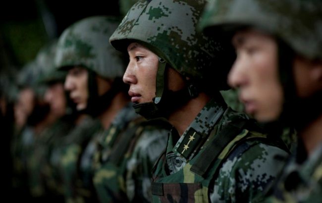 Китай стягивает войска к спорной границе с Индией