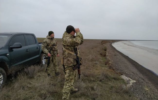 Пограничники усилили меры безопасности на админгранице с Крымом