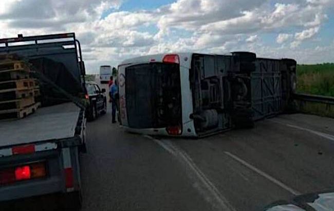 В Доминикане автобус с туристами столкнулся с грузовиком